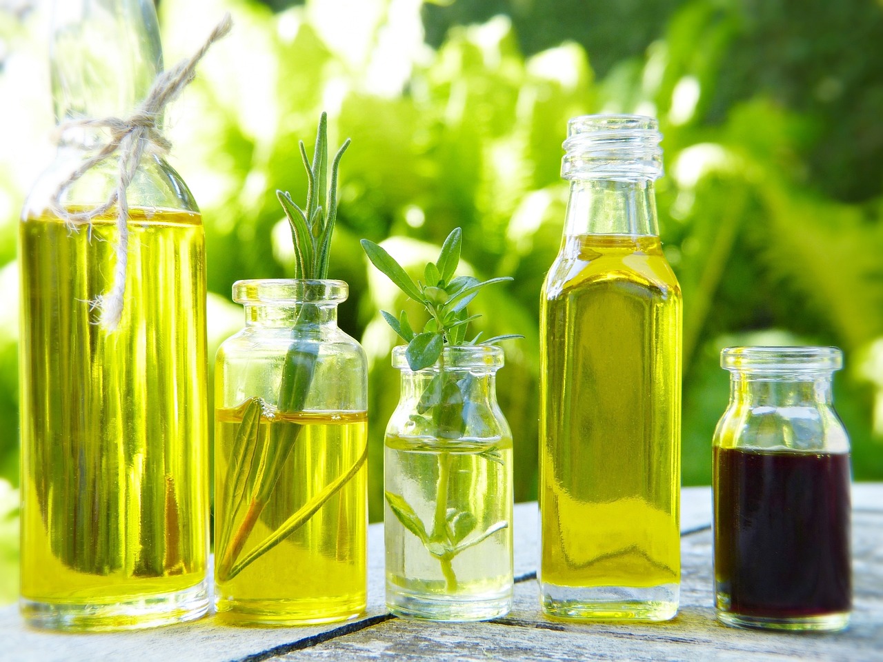 Unlock the Secret to Luscious Locks : Harnessing the Power of Rosemary Oil for Hair Fall